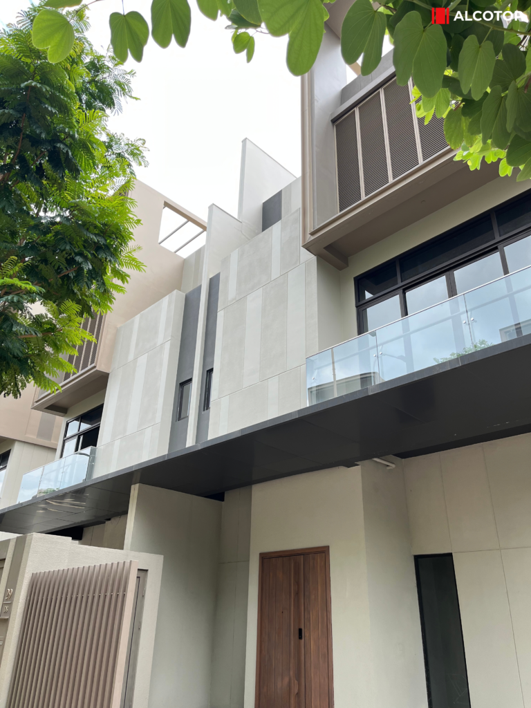 Góc chụp hất đáy canopy ALCOTOP phẳng phiu không lượn sóng